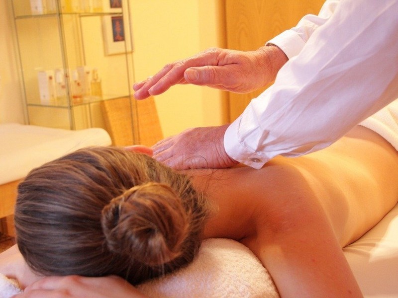 Thoracic Back Pain Chiropractor Bundall Near Me